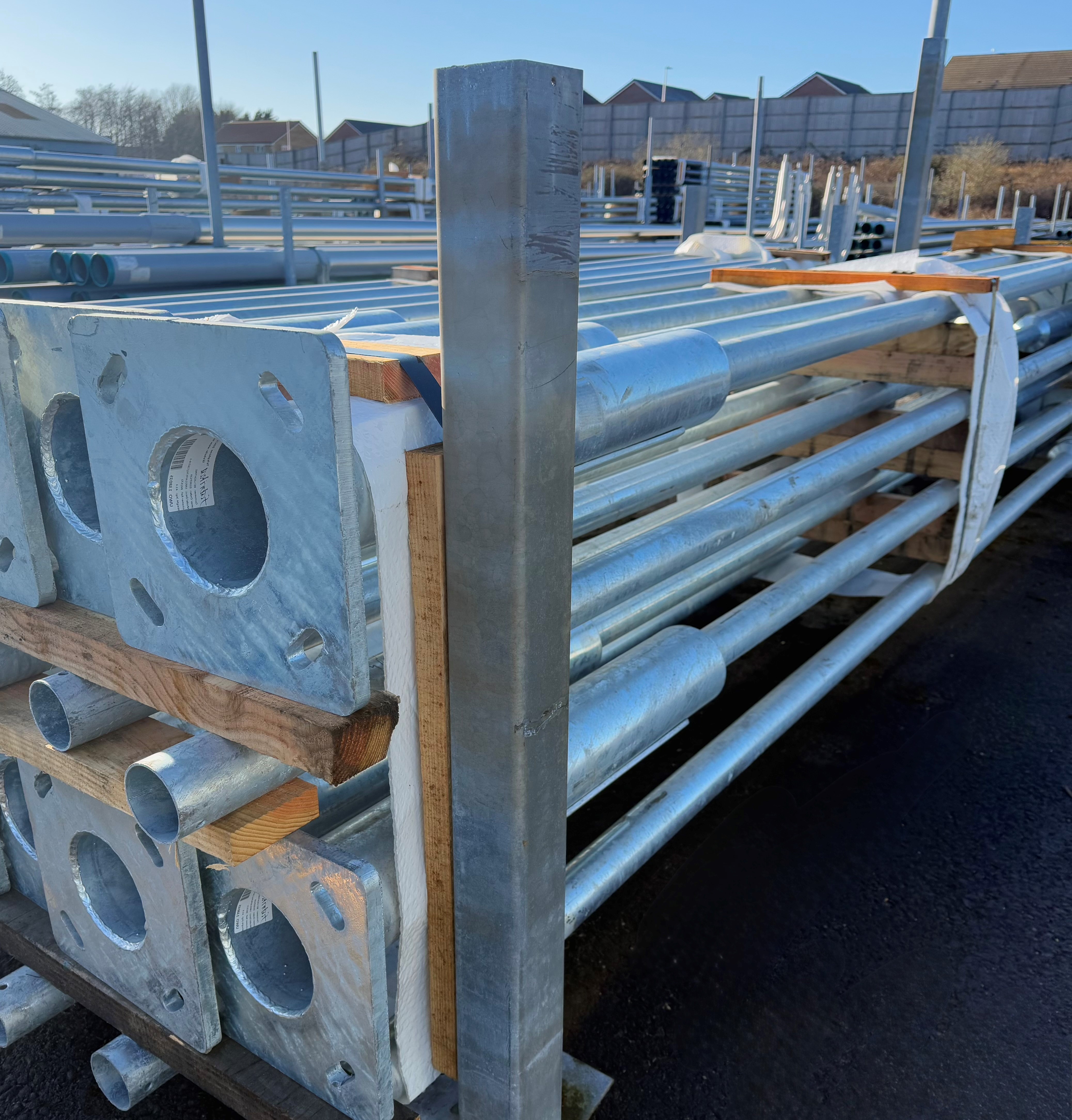 10 METRE FLANGE PLANTED STEPPED COLUMN (192/114)